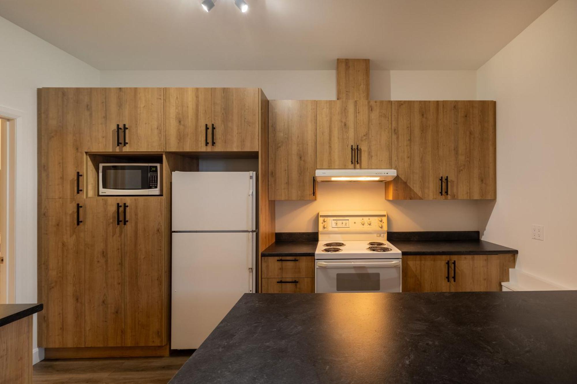 Motel Et Condo Chez Charley Сент-Анн-де-Бопре Экстерьер фото