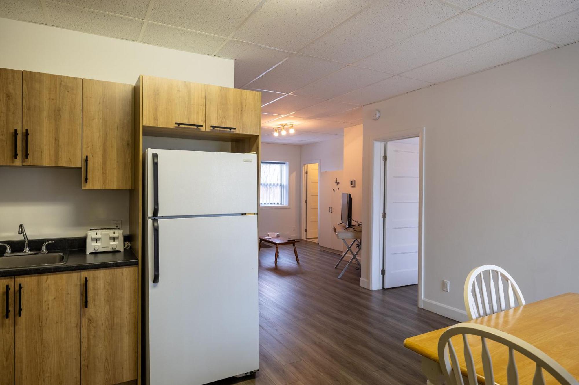 Motel Et Condo Chez Charley Сент-Анн-де-Бопре Экстерьер фото