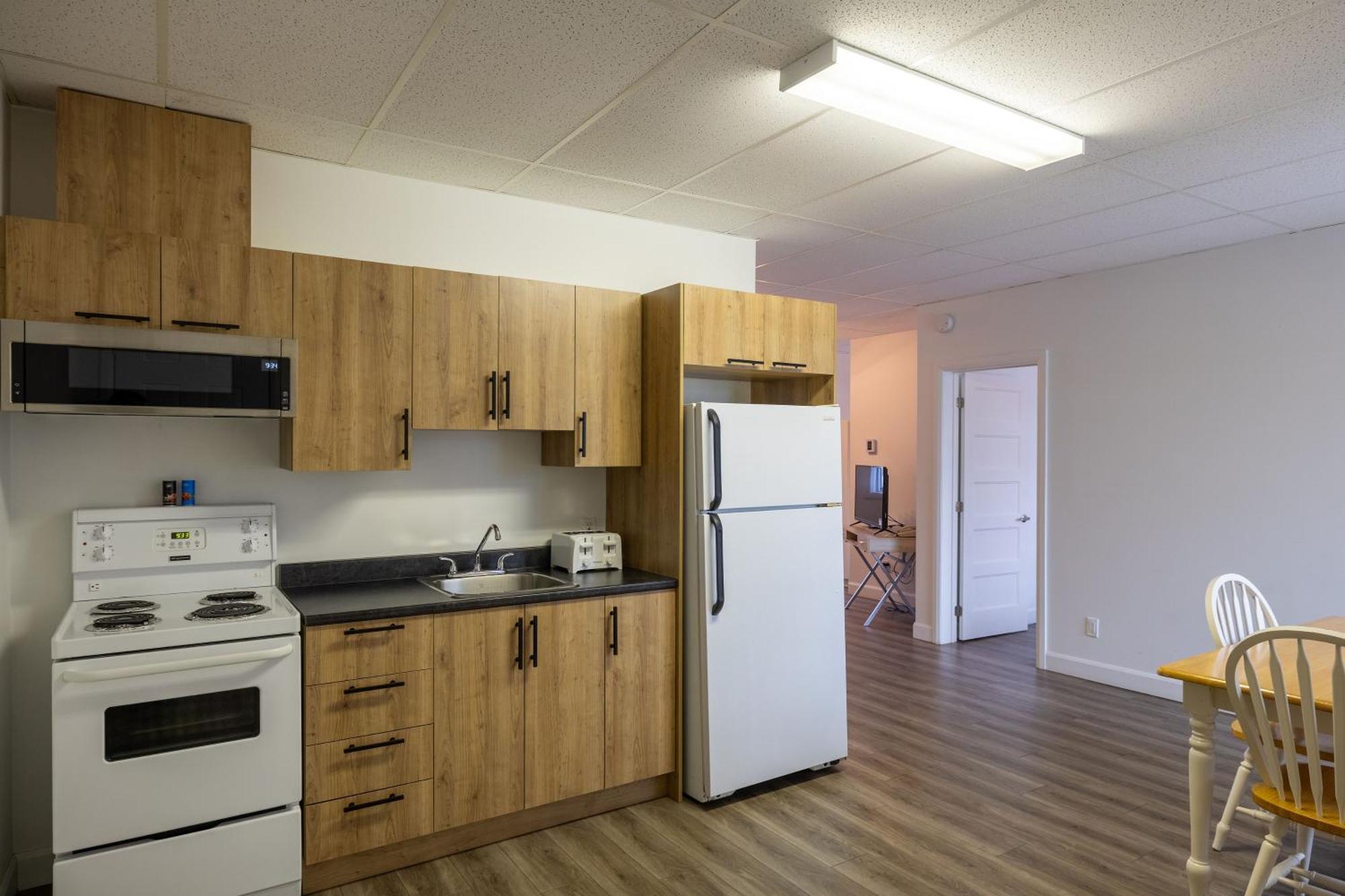 Motel Et Condo Chez Charley Сент-Анн-де-Бопре Экстерьер фото