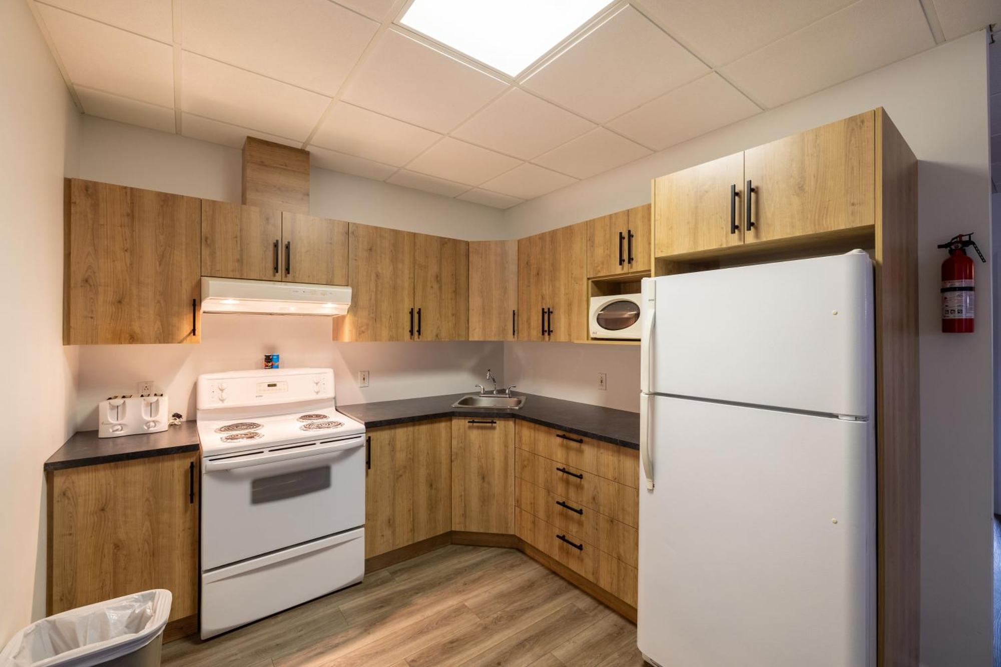 Motel Et Condo Chez Charley Сент-Анн-де-Бопре Экстерьер фото
