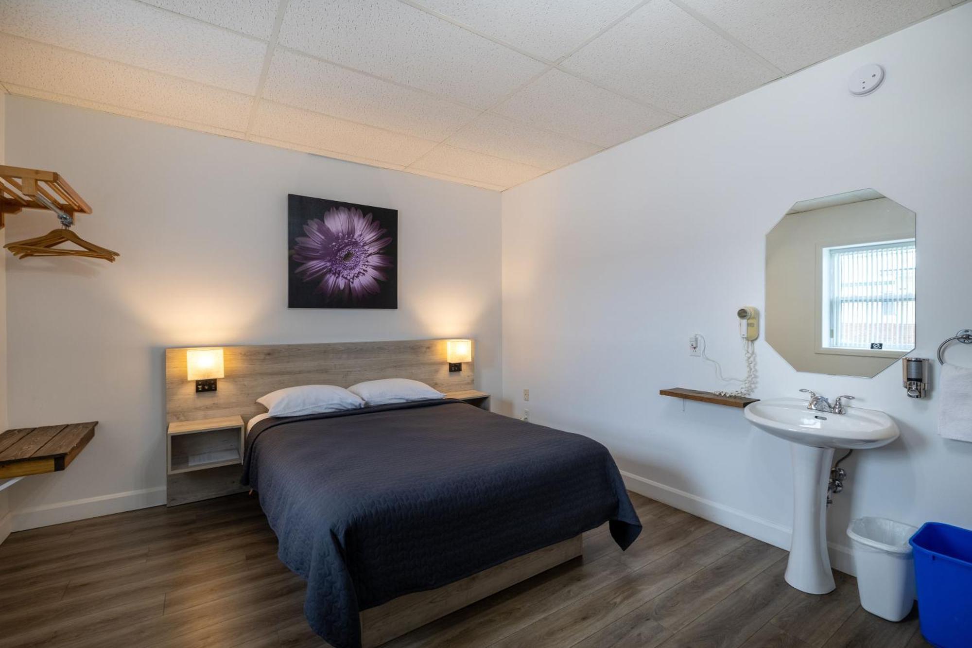 Motel Et Condo Chez Charley Сент-Анн-де-Бопре Экстерьер фото